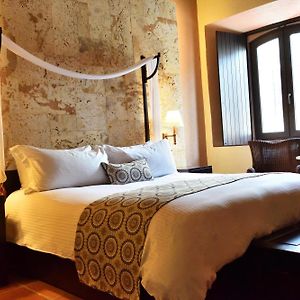 Colonial Imperial Room
